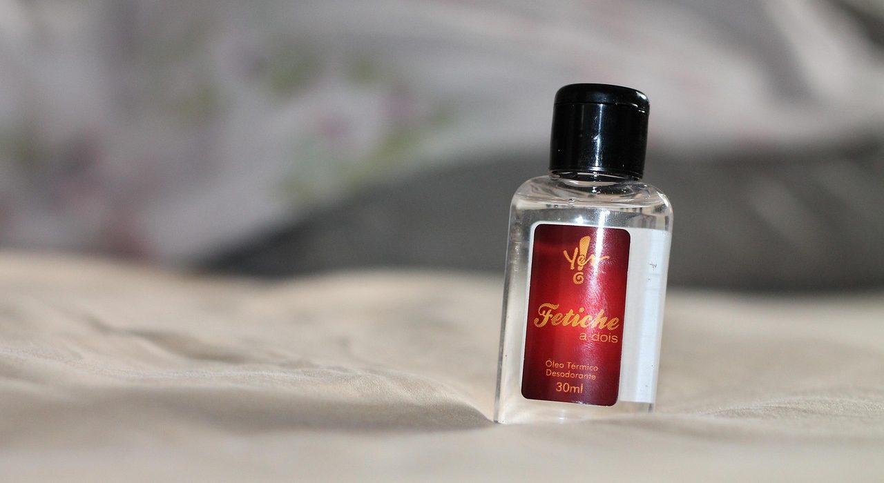 wilkernet-body-oil-391568_1280